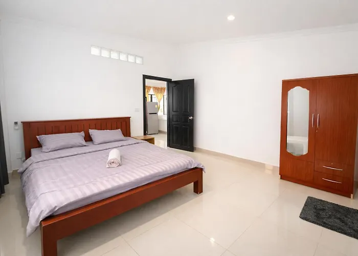 Expat Villa